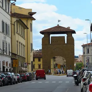 https://green-eyes-florence.it-tuscanyhotel.com